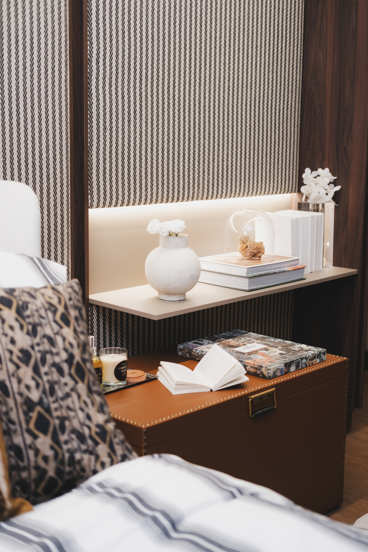 Ambiente Luize Home · tecidos, papéis e composição