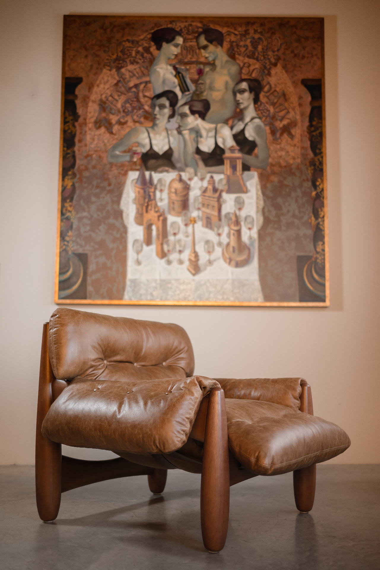 Sala expositiva · peças assinadas e obras